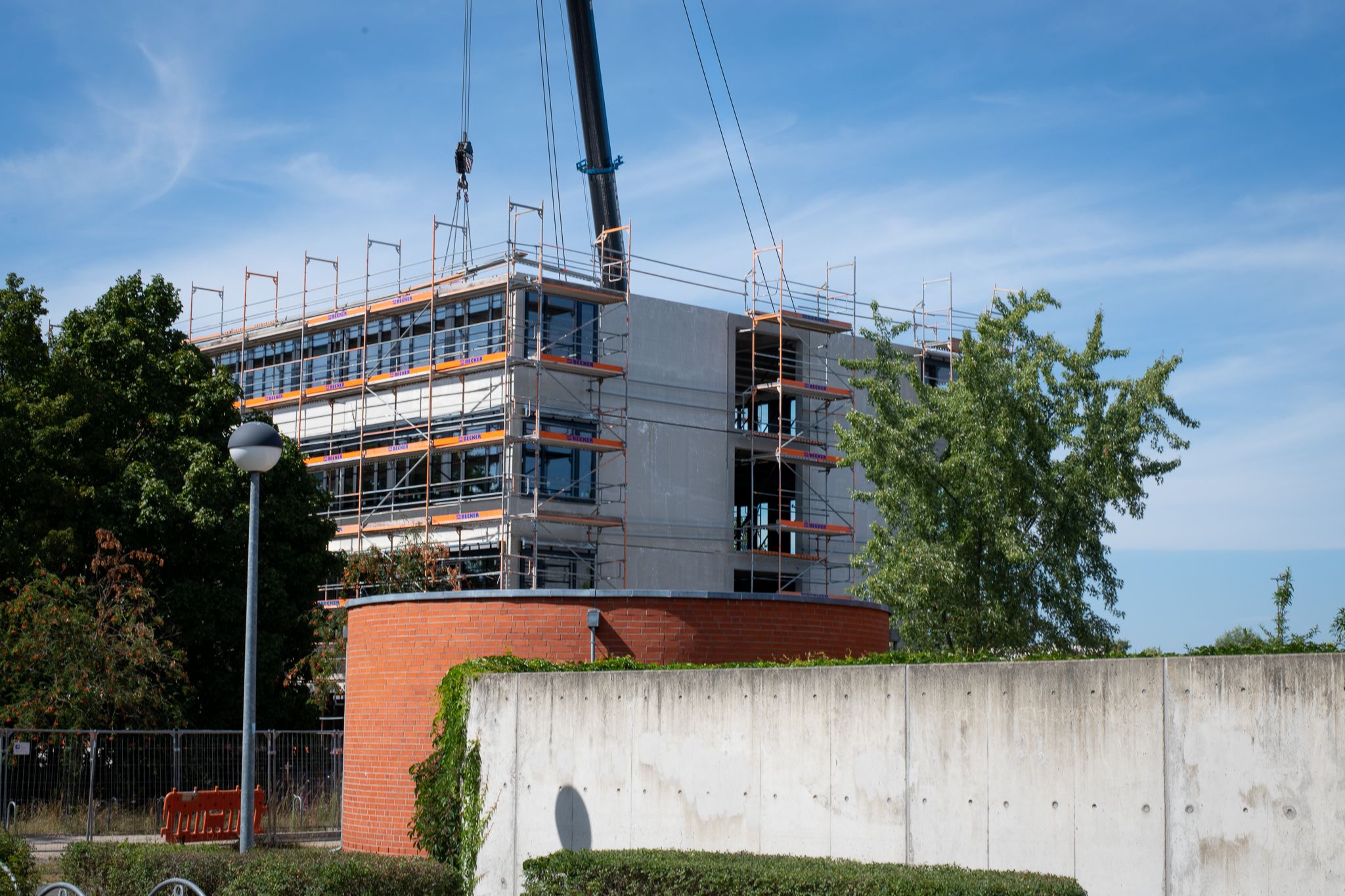 Eine Baustelle in Lichtenberg - noch ohne Bauschild mit QR-Code